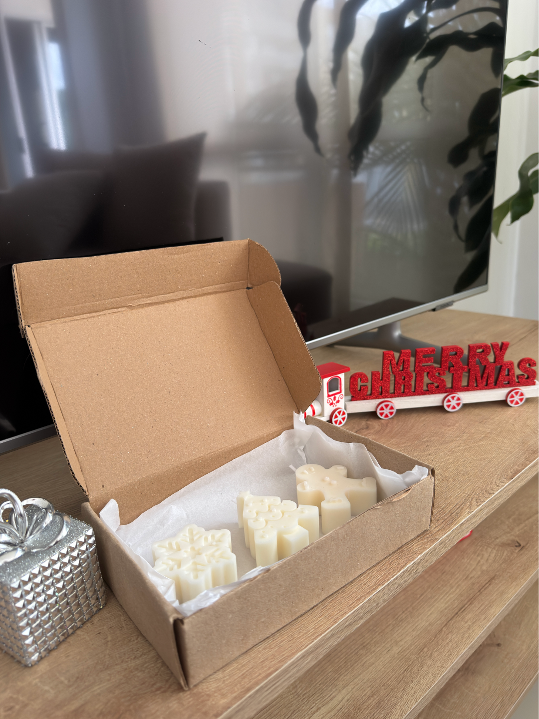 Velas navideñas de árbol de navidad, galleta jengibre y copo de nieve 